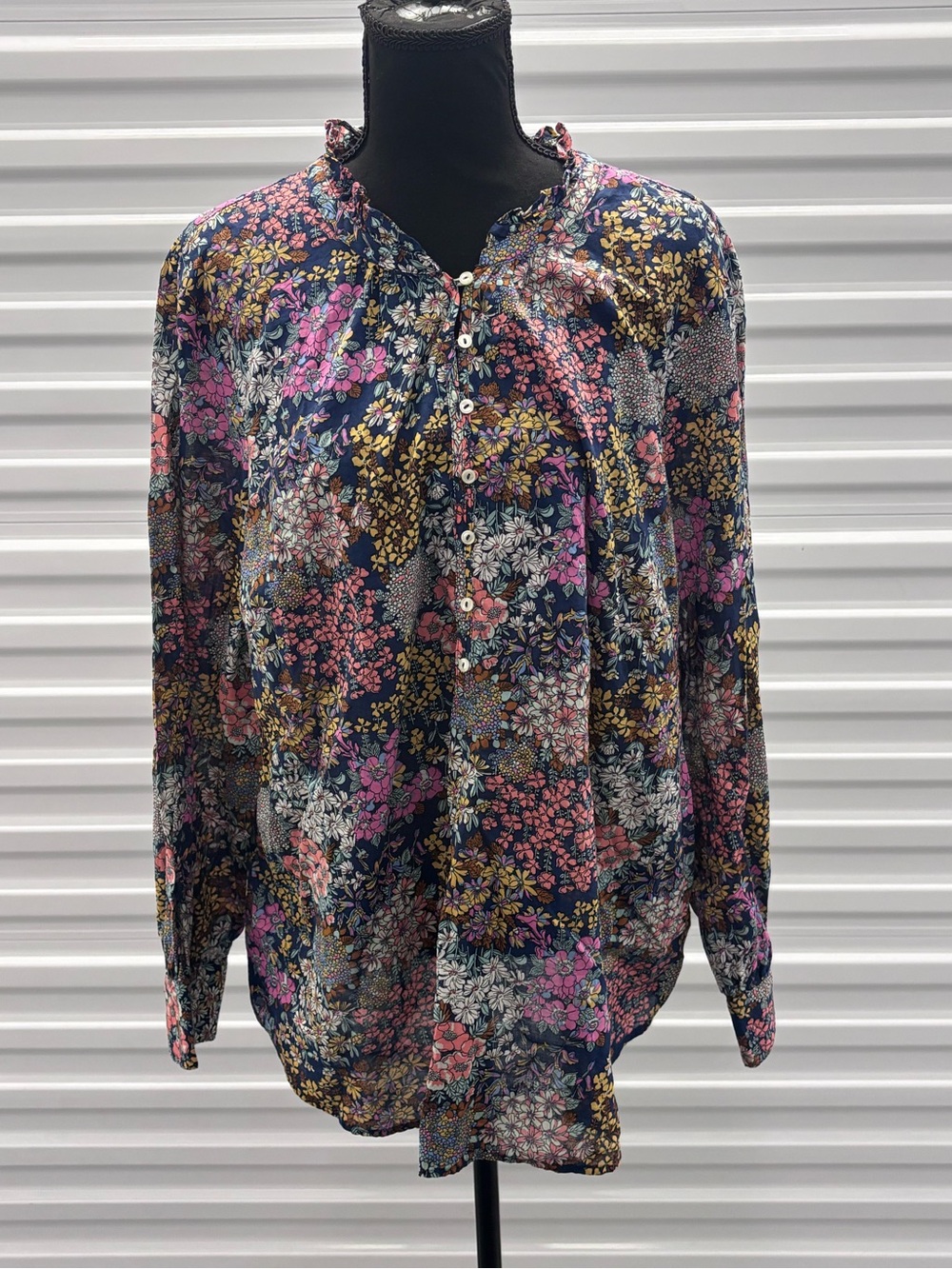 Talbots  Plus Women's Blouse Size 2X Blue Pink Floral Long Sleeve Button Down